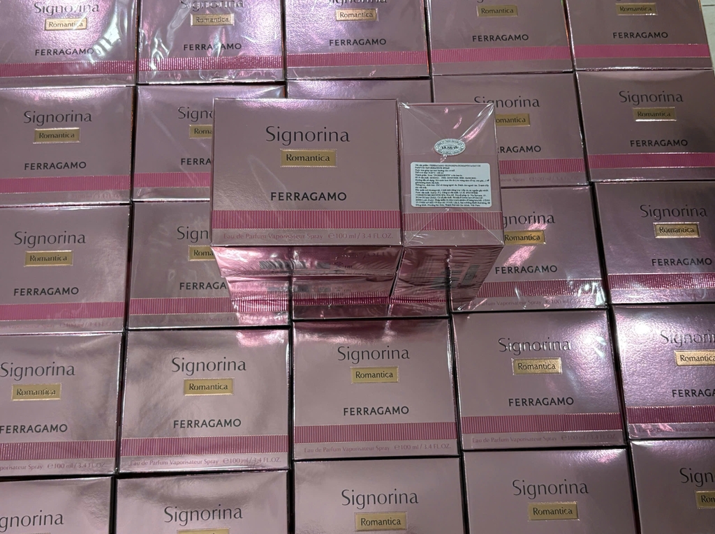 Nước Hoa Nữ Eau De Parfum Salvatore Ferragamo Signorina - Hàng Công Ty