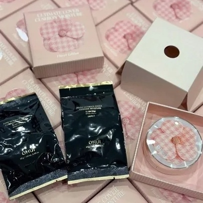Set Phấn Nước Ohui Ultimate Cover Cushion Moisture Flower Limited 2026 Tone 01 (1 Hộp & 2 Lõi Refill) - Fullbox