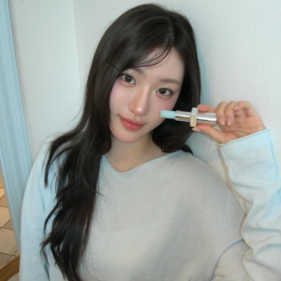 Son Dưỡng Prada Blushing Care Lip Balm 3.8g - Màu U001 Astral Pink - Fullbox Công Ty (Kèm Túi + Thiệp Hãng)