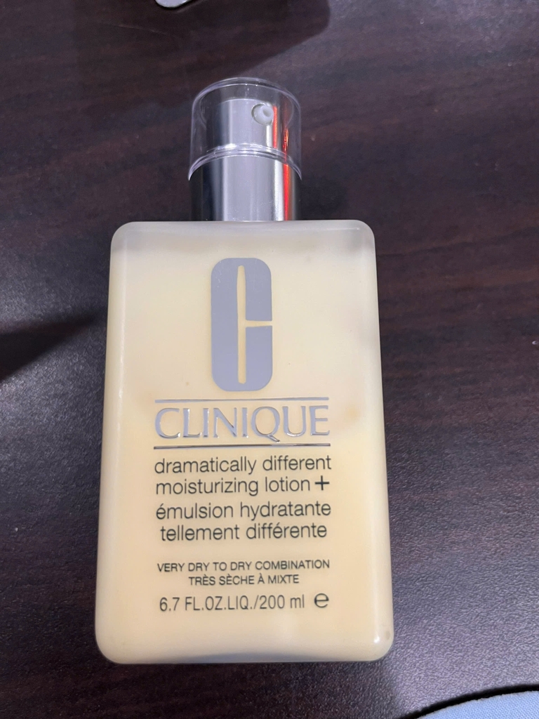 Kem dưỡng Clinique Dramatically Different Moisturizing