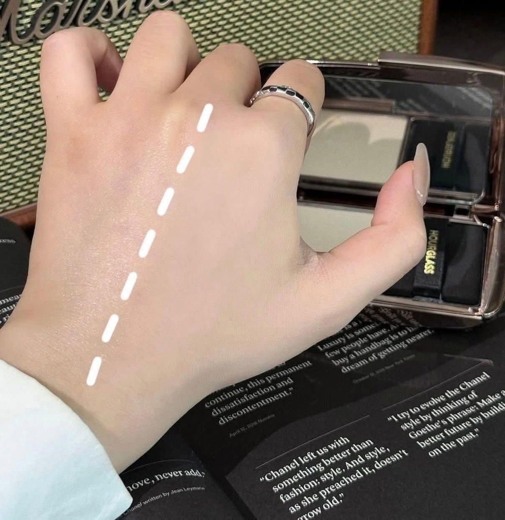 Phấn phủ nén Hourglass Airbrush Pressed Powder Vanish - Translucent 10.5g Fullbox Hàng Duty