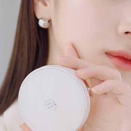Cushion Dưỡng Trắng Căng Bóng Whoo Gongjinhyang Seol Radiant White Moisture Cushion Foundation SPF50+ PA+++ 13g Nobox - Tone 21