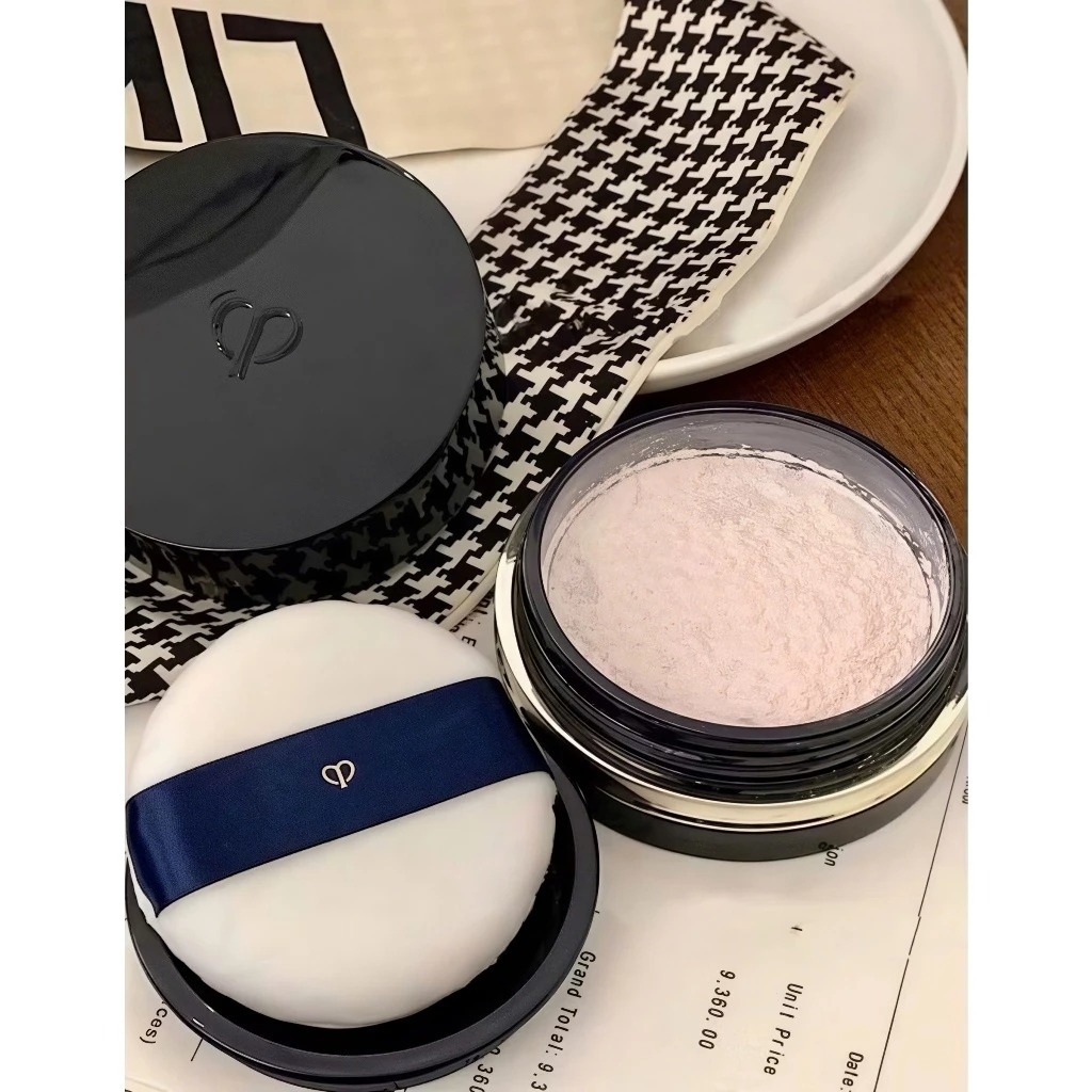 Phấn Phủ Bột Siêu Mịn Kiềm Dầu Cle De Peau Beaute Translucent Loose Powder - Tone 1 Light - 24g Fullbox - Hàng Duty