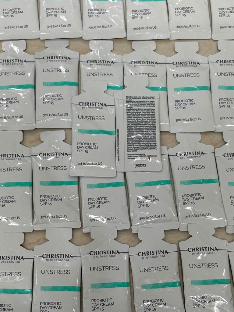 Kem Dưỡng Ban Ngày Christina Unstress Probiotic Day Cream SPF15 - Sample 3ml