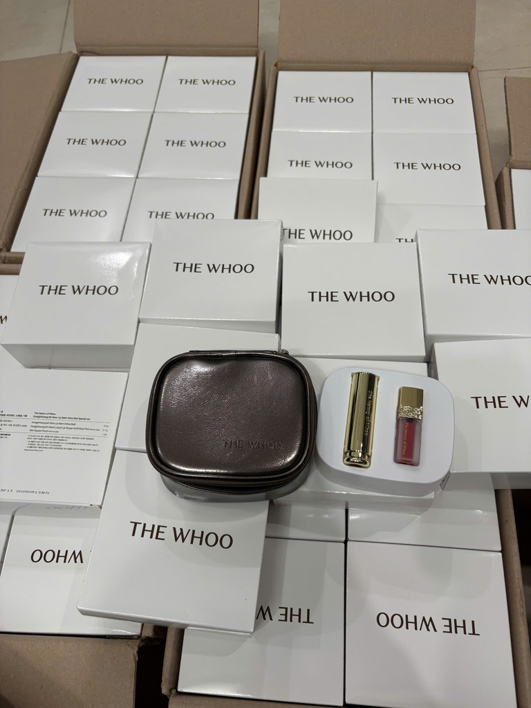 Set 2 Son Whoo (Son Dưỡng Thỏi Wine Red 3.3g + Son Kem No.18 Rose Pink 2.1g) Kèm Túi - Fullbox