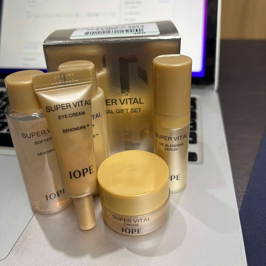Set kit 5 món Iope Super Vital Special Gift Set