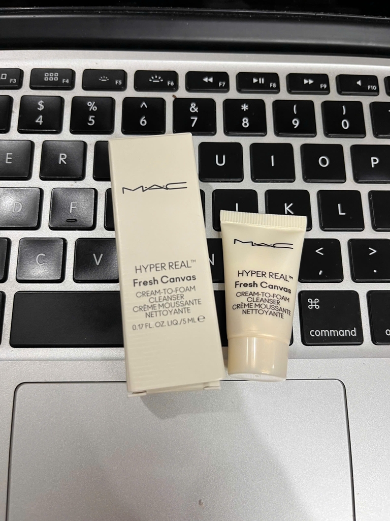 Sữa rửa mặt dạng kem tạo bọt MAC Hyper Real Fresh Canvas 5ml Fullbox Order US