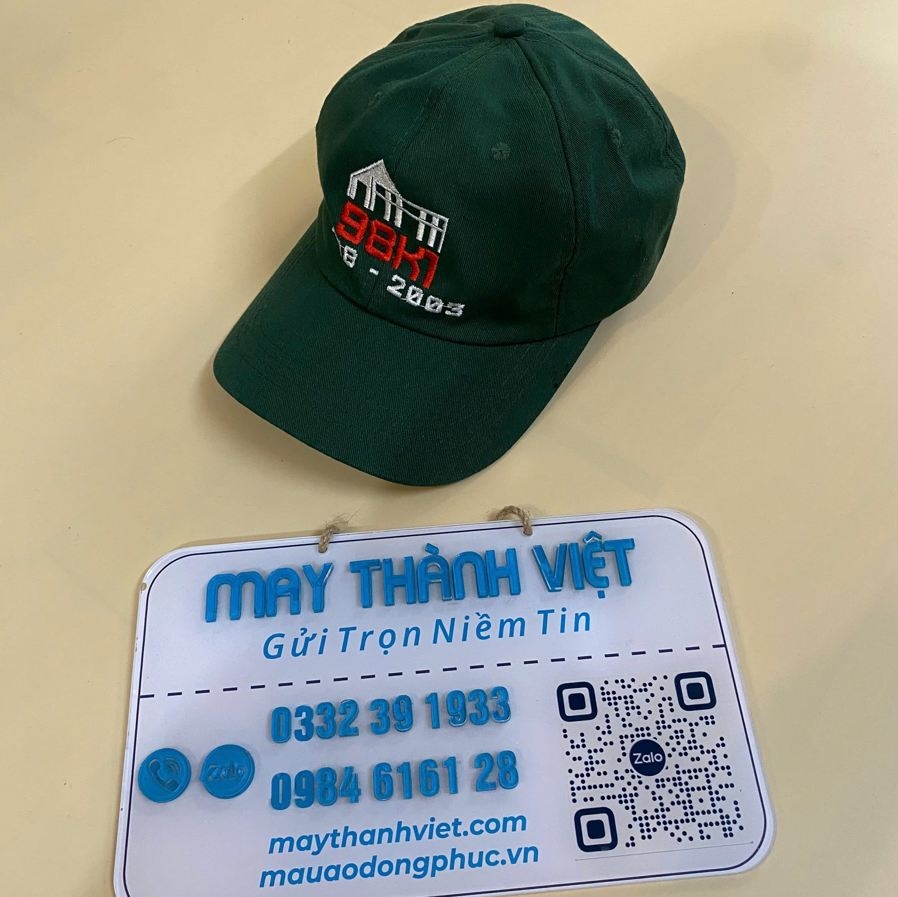 Đặt mũ đồng phục