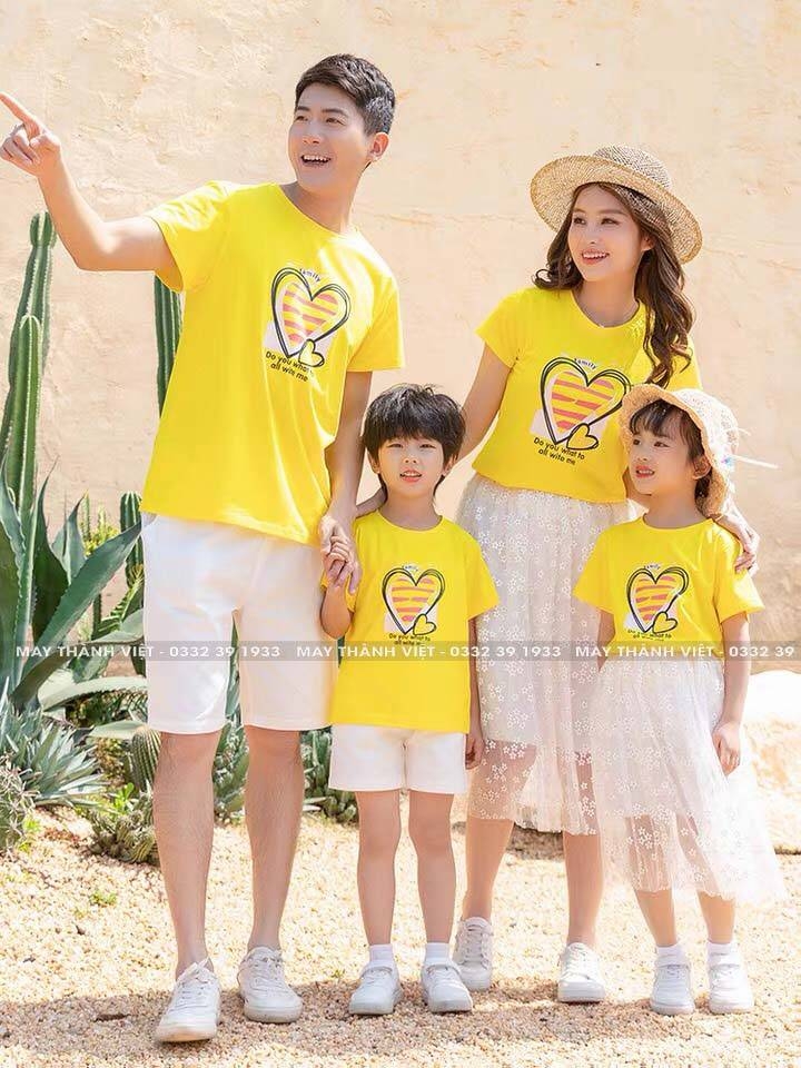 Áo Phông Đồng Phục Gia Đình Giá Rẻ Tại Cần Thơ Màu vàng - Đồng Phục May Thành Việt