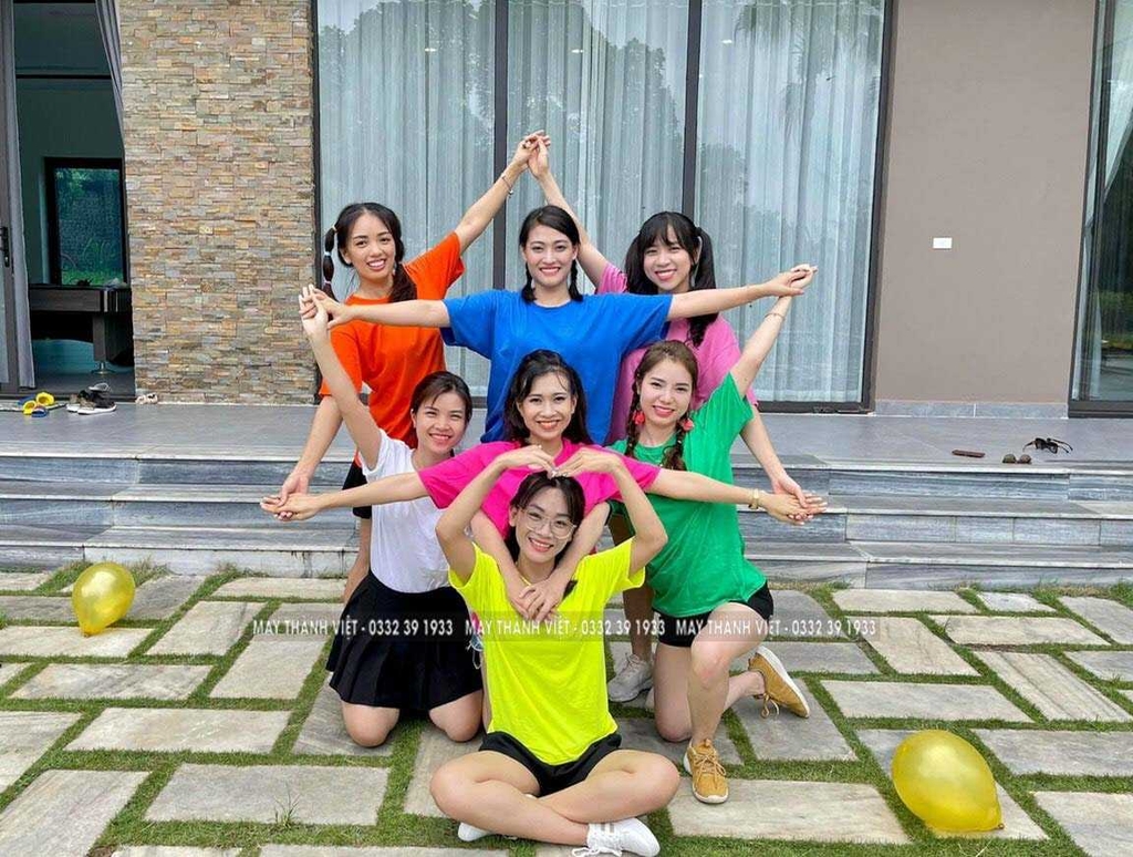 Áo thun sắc màu cho nhóm chất giá rẻ - Đồng phục may thành việt