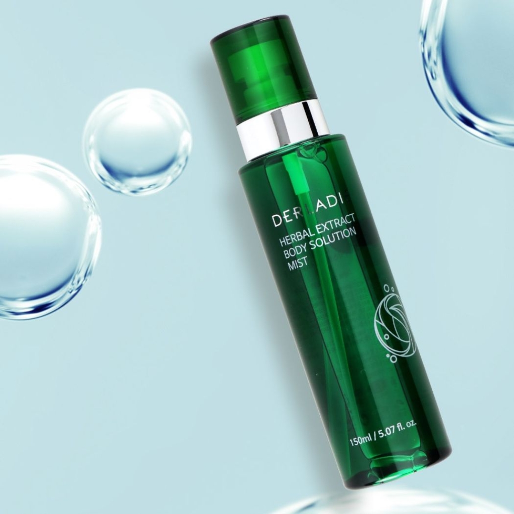 Xịt Mụn Lưng Derladie Herbal Extract Body Solution Mist Mờ Thâm Giảm Viêm Nang Lông Hàn Quốc 150ml