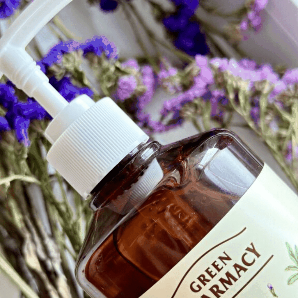 Dung Dịch Vệ Sinh Phụ Nữ Zelenaya Apteka Làm Sạch Lành Tính Dịu Nhẹ Cân Bằng Độ Ph Cô Bé 370ml