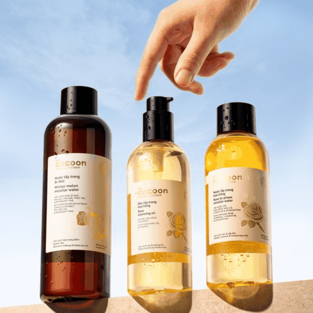 Dầu Tẩy Trang Hoa Hồng Cocoon Rose Cleansing Oil Sạch Sâu Dưỡng Ẩm Dịu Nhẹ 310ml