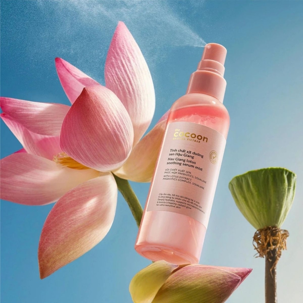 Tinh Chất Xịt Dưỡng Sen Hậu Giang Cấp Ẩm Sâu Mềm Mại Dịu Da Lotus Soothing  Chai 100ml