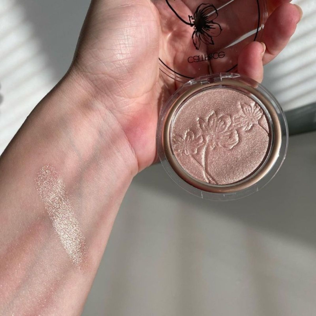 Phấn Bắt Sáng Catrice Lâu Trôi Mịn Lì Tự Nhiên More Than Glow Highlighter 5,9g