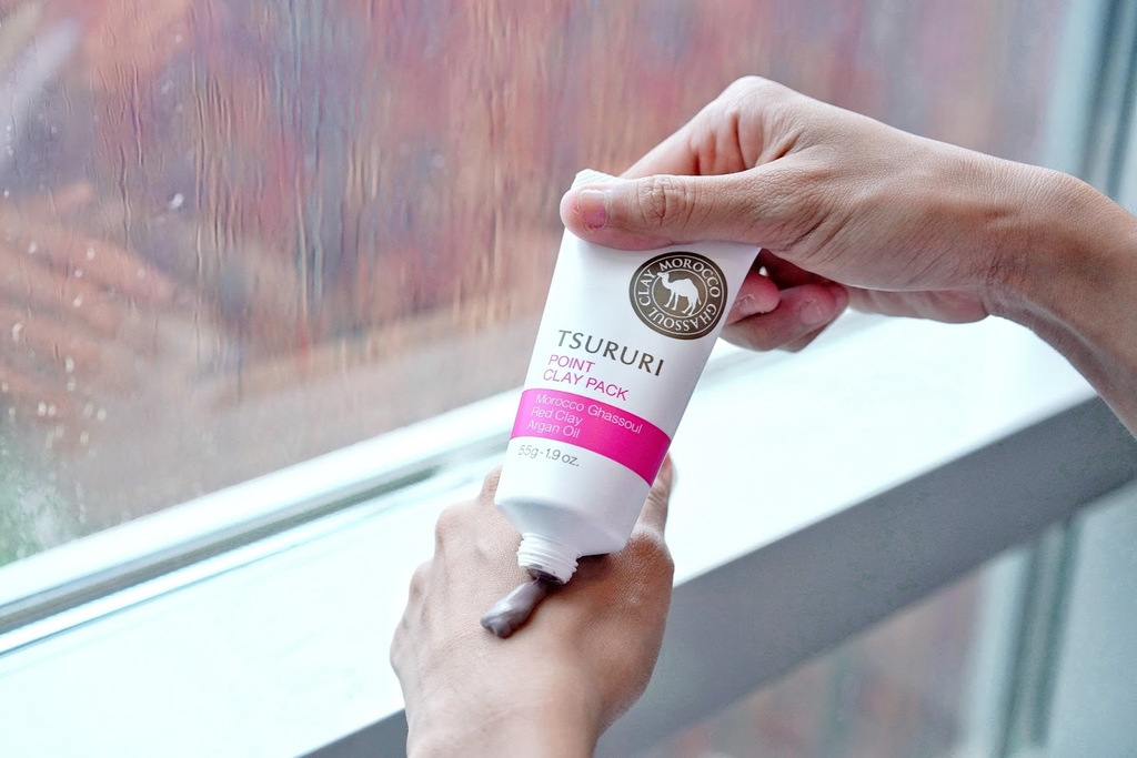 Mặt Nạ Đất Sét Tsururi Tẩy Sạch Mụn Đầu Đen Se Lỗ Chân Lông 55g Nhật Bản