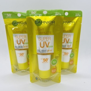 Kem Chống Nắng Garnier Kiềm Dầu Sáng Da SPF50+ PA+++ - Tuýp 15ml
