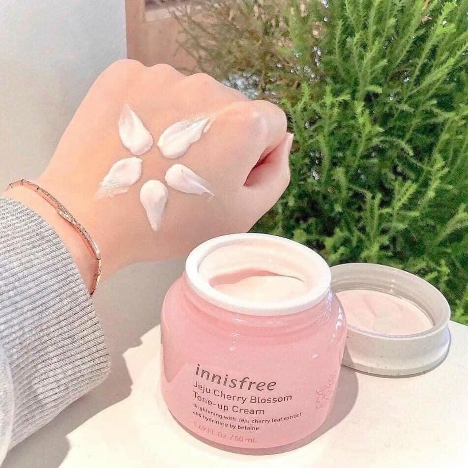Kem Dưỡng Innisfree Jeju Cherry Blossom Tone Up Cream Hàn 50ml
