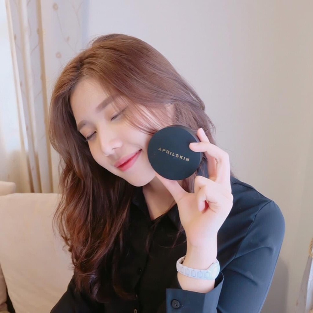 Phấn Nước April Skin Black Magic Snow Dưỡng Trắng Tạo Lớp Nền Hoàn Hảo Cushion 15g