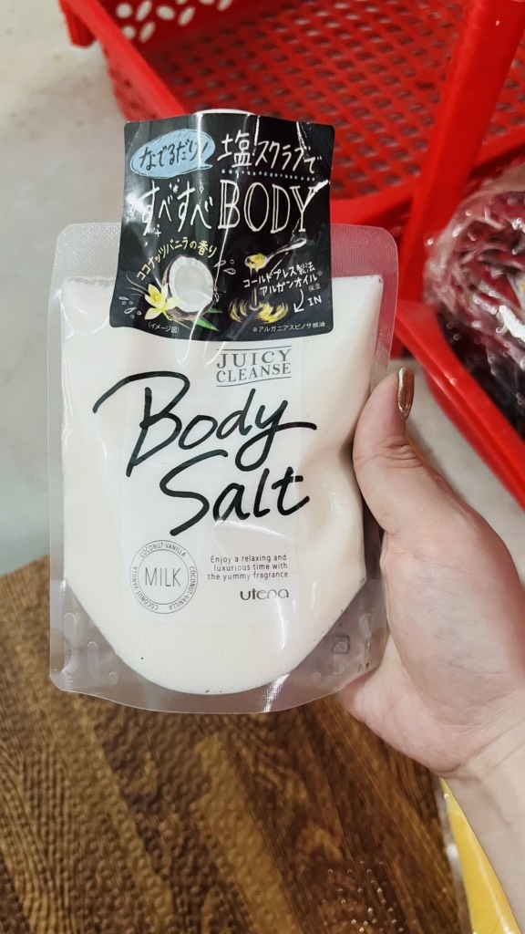 Tẩy TBC Utena Juicy Cleanser Body Salt