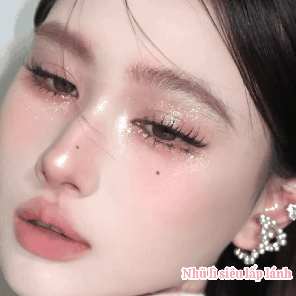 Phấn Mắt 4 Ô Gogotales Nhũ Mịn Lì Siêu Bắt Sáng Căng Bóng Lâu Trôi Glittering Colorful GT733 4,8g
