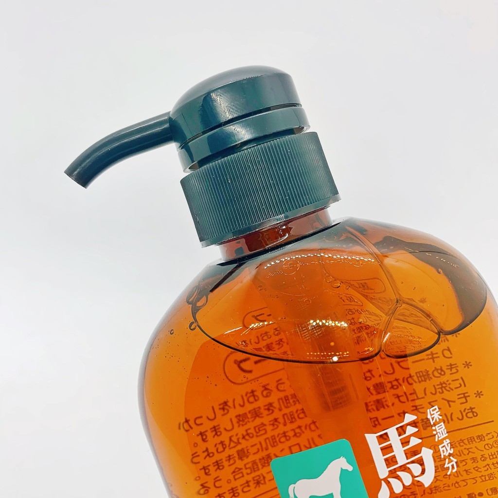 Sữa Tắm Mỡ Ngựa Dưỡng Ẩm Horse Oil Moisture Body Soap Nhật  600ml