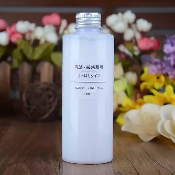 Sữa Dưỡng Trắng Muji Da Dầu Moisturing Milk Light Nhật 200ml