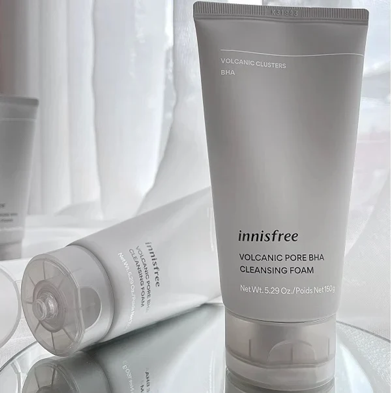 Sữa Rửa Mặt Innisfree Tro Núi Lửa Jeju Volcanic Bha Pore Cleansing Foam Sạch Sâu Se Khít Lỗ Chân Lông 150g