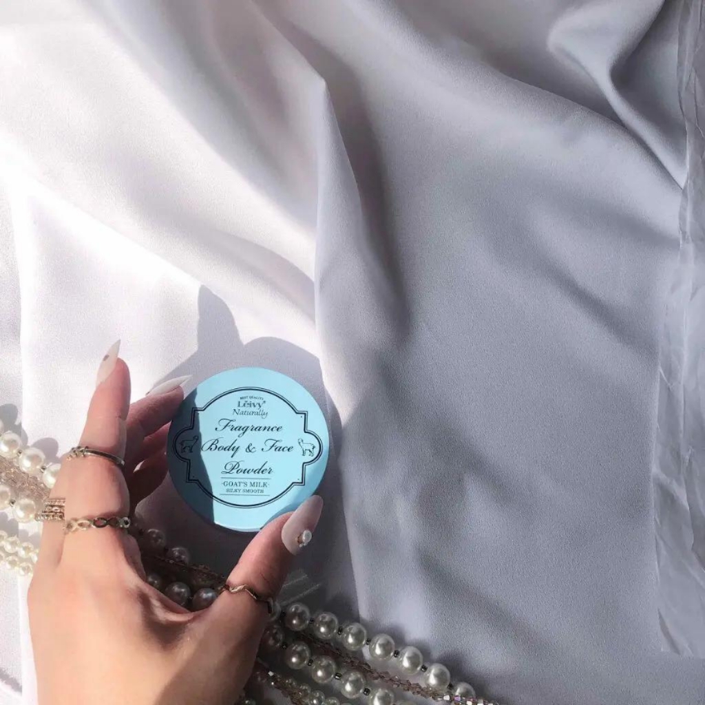 Phấn Phủ Leivy Fragrance Body & Face Powder Goat Milk 6g Nhật Bản