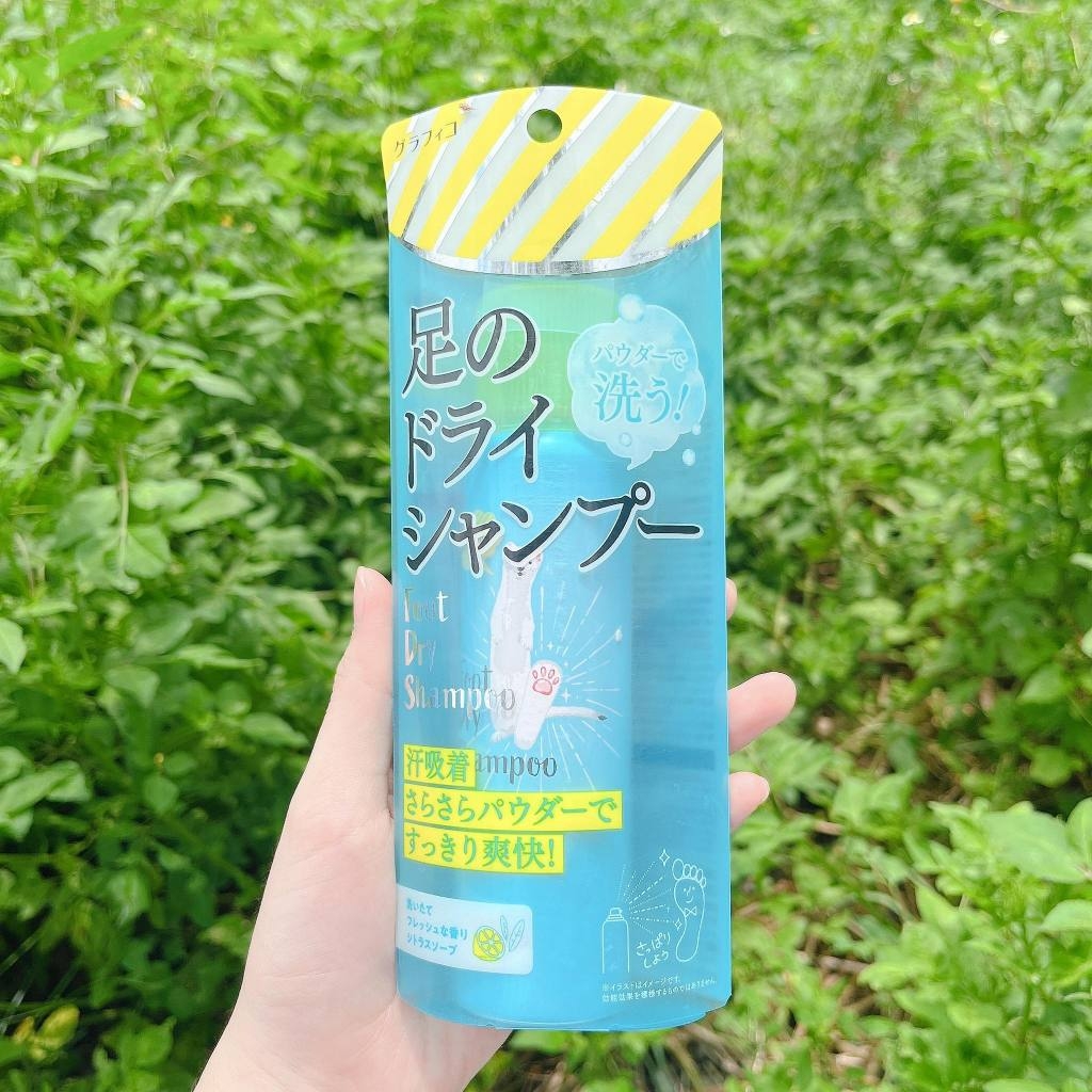 Xịt Khử Mùi Hôi Chân Foot Dry Shampoo Giúp Chân Khô Thoáng Sạch Thơm Nhật Bản 60g