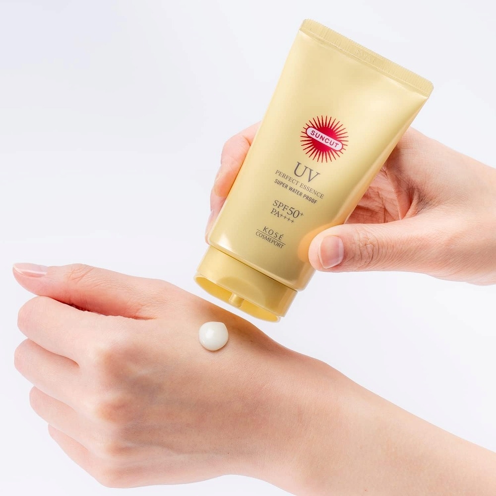 Tinh Chất Chống Nắng Kosé Suncut Super Waterproof SPF50 PA+++ Siêu Chống Nước Mỏng Nhẹ Trên Da Nhật Bản 60g