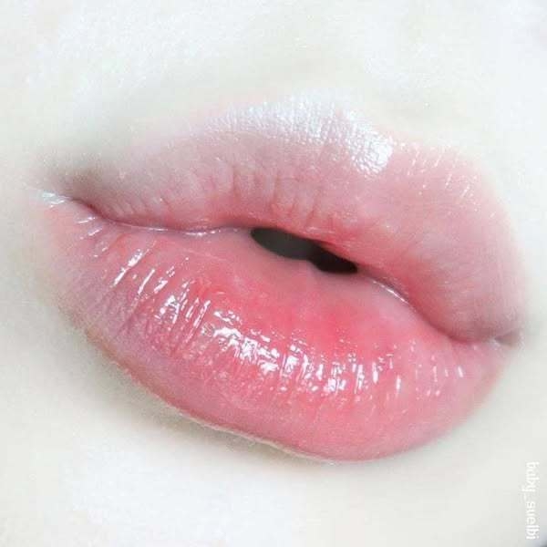 Son Dưỡng Bioderma Atoderm Stick Levres Dưỡng Ẩm Mềm Môi Giảm Khô Nẻ Không Màu Thỏi 4g