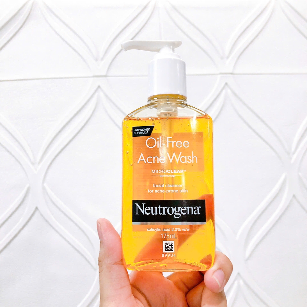 Sữa Rửa Mặt Neutrogena Oil Free Làm Sạch Sâu Kiểm Soát Bã Nhờn Acne Wash USA
