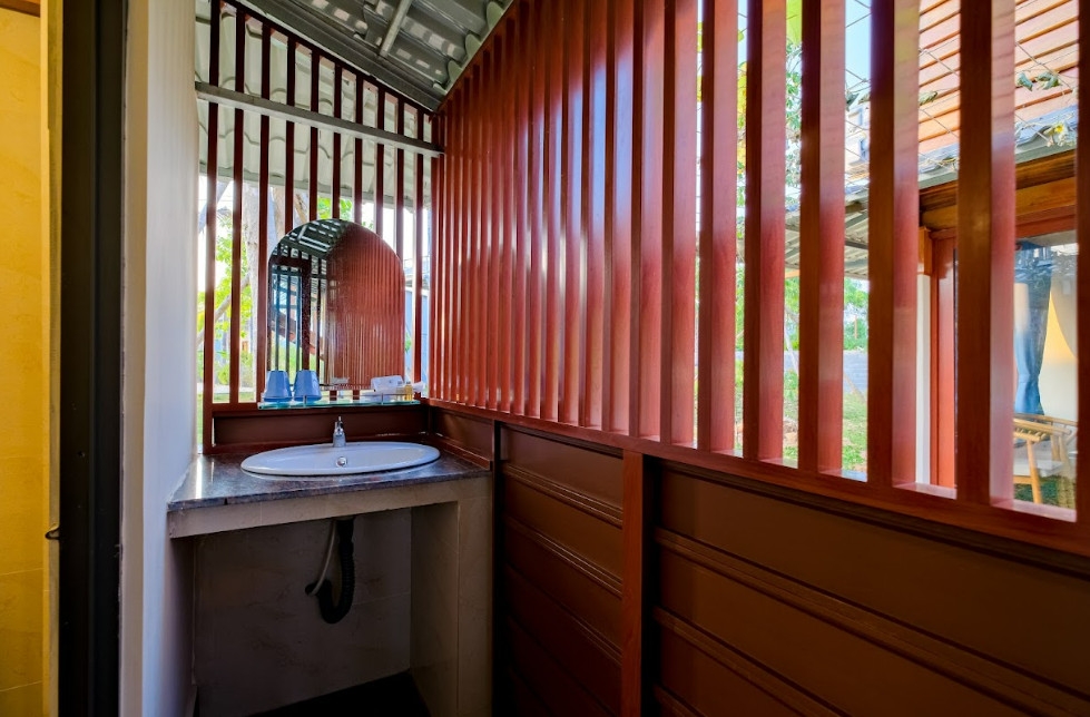 Deluxe Wooden