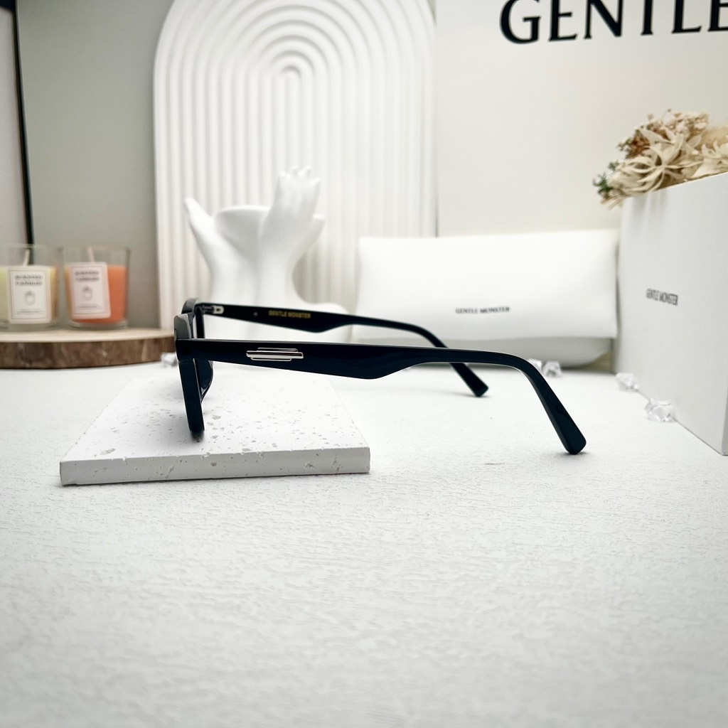 Kính Mát Gentle Monster Loti 01 Màu Đen