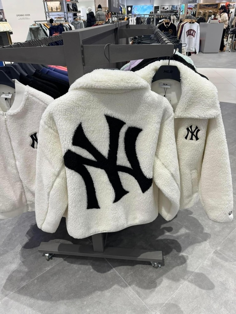 Áo lông cừu MLB