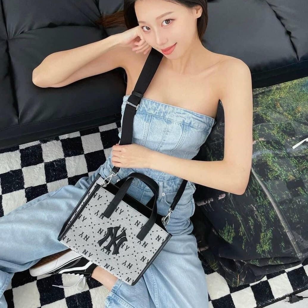 Túi Xách MLB Tote Logo NY 3AORS013N-50BKS Màu Đen