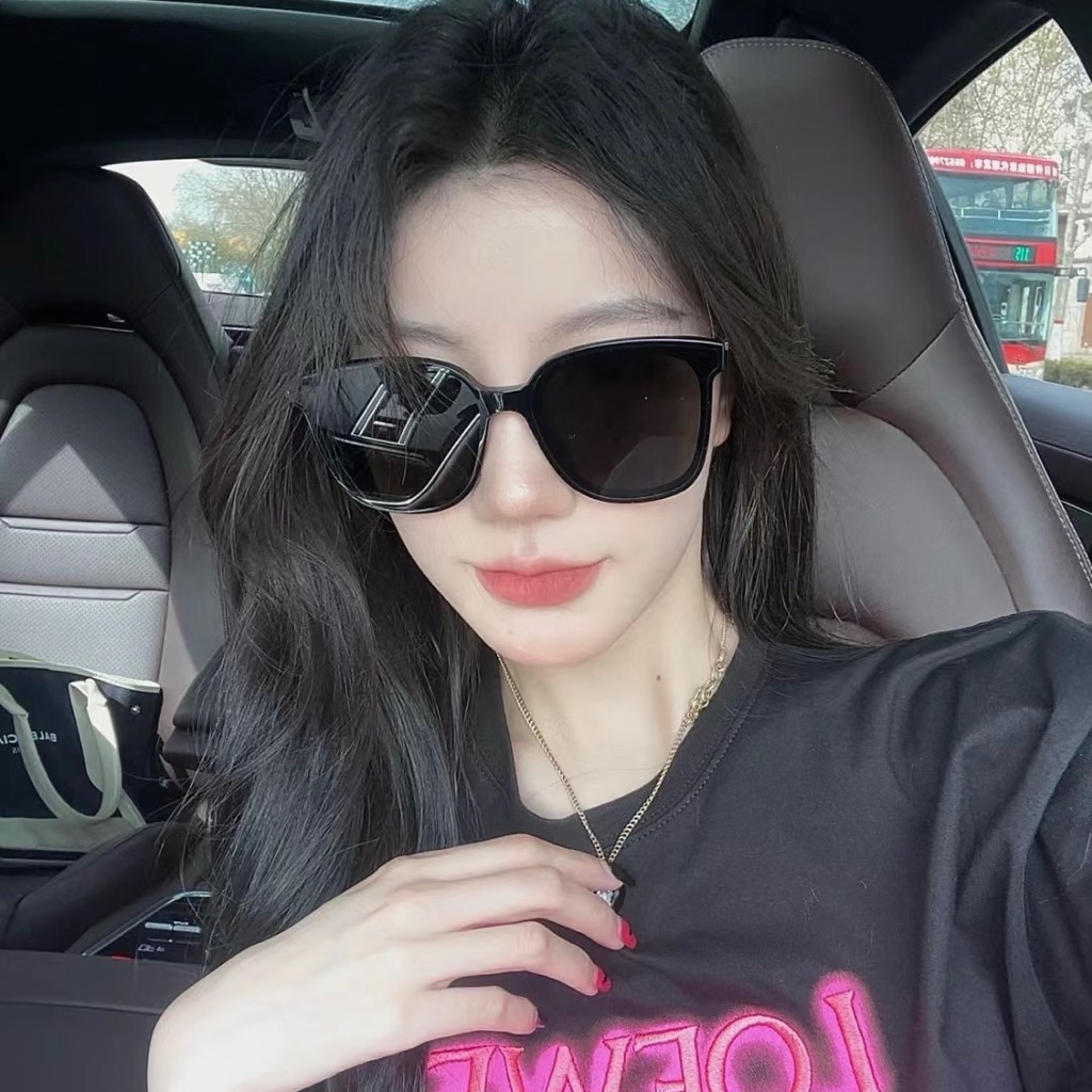 Kính Mát Gentle Monster Jackie Màu Đen