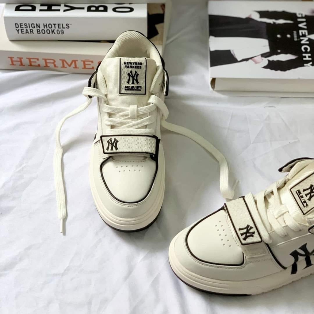 Giầy Thể Thao MLB Chunky Liner Mid Basic New York Yankees 3ASXLMB3N-50BKS Màu Trắng