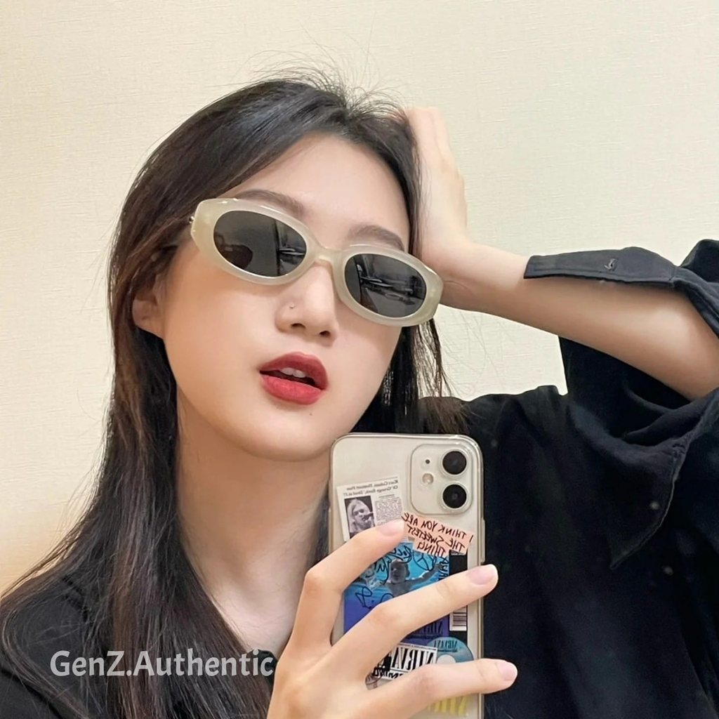 Kính Gentle Monster Bliss IC1 Màu Xám Viền Vàng
