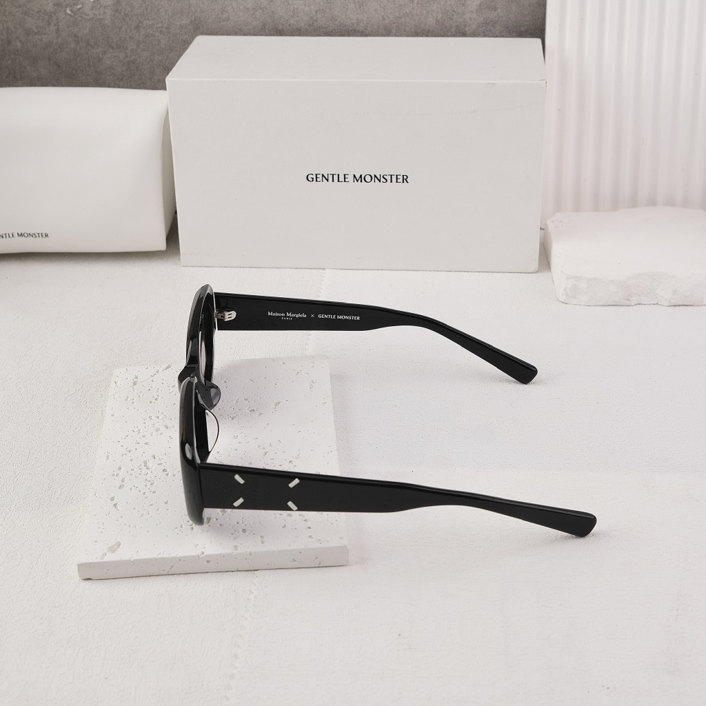 Kính Mát Gentle Monster Maison Margiela 106 Màu Đen