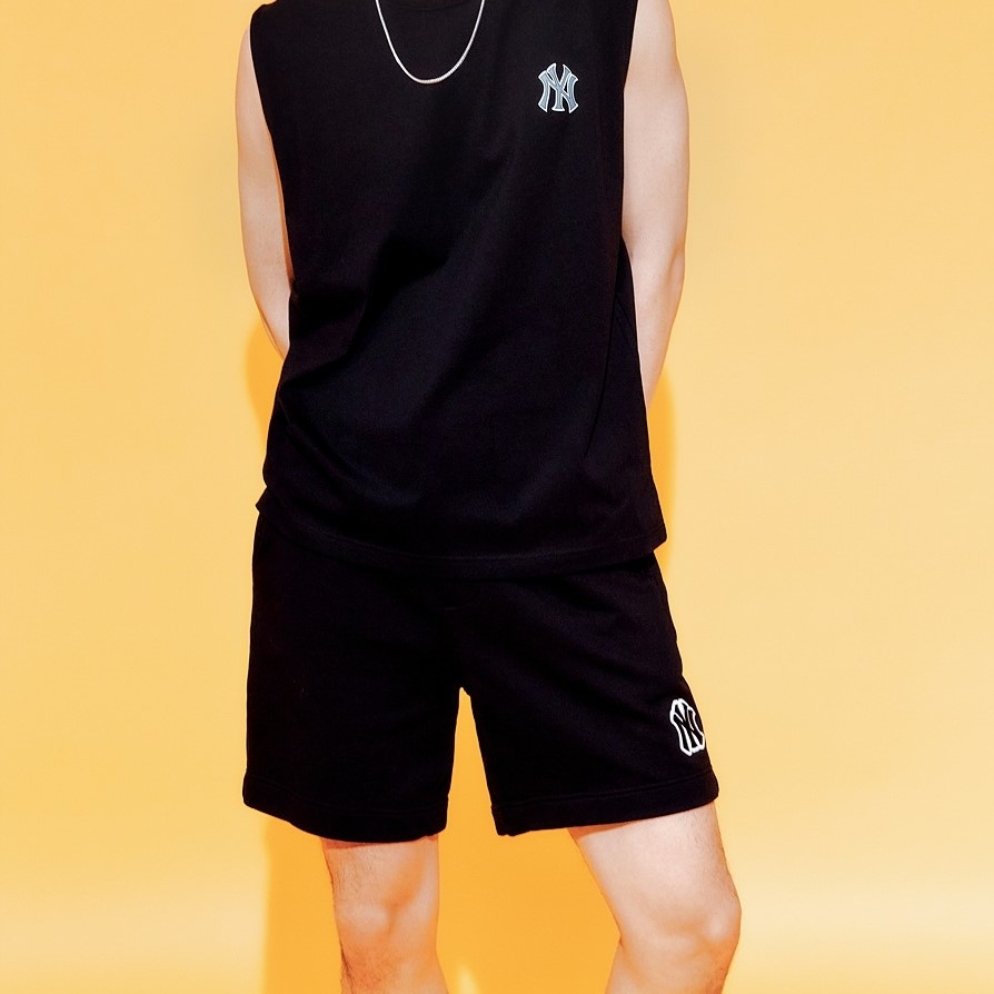 Quần Shorts MLB Basic Medium Logo NY 3ASPB0433-50BKS Màu Đen