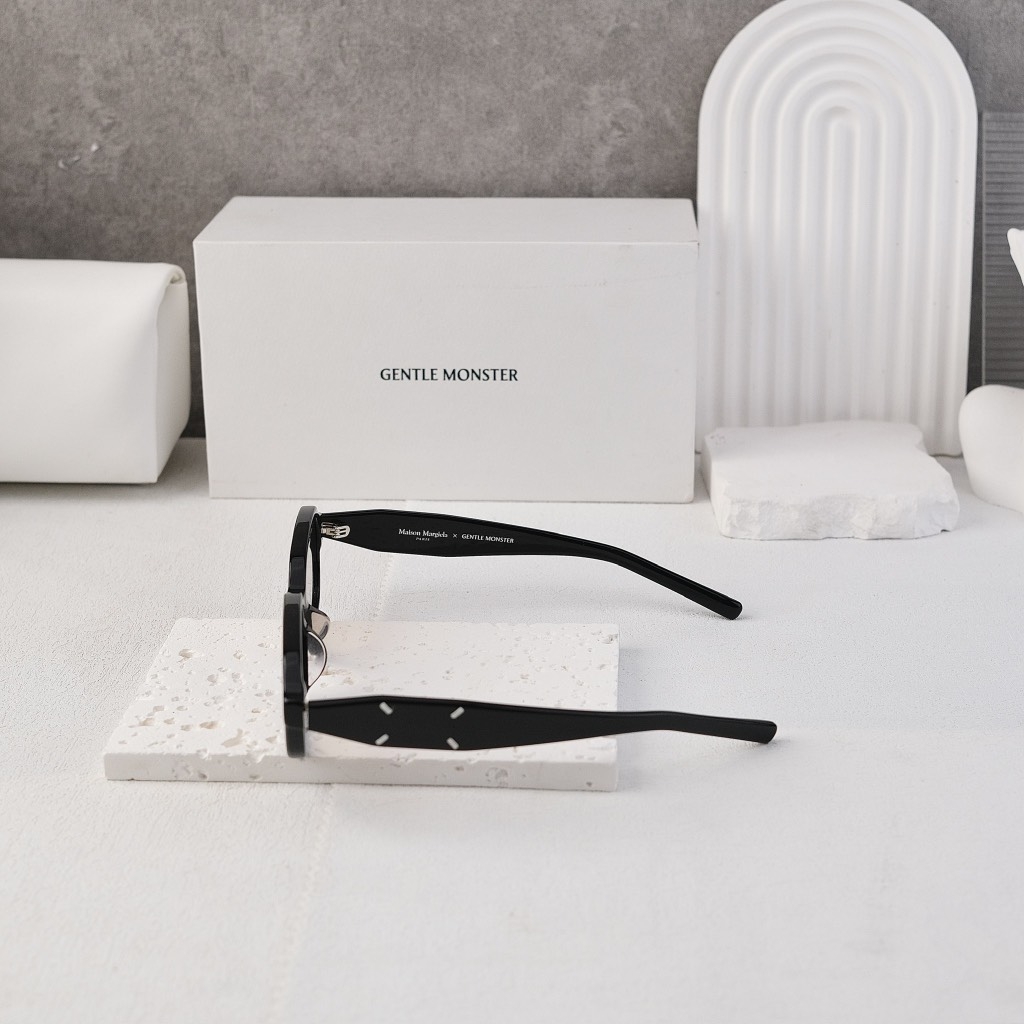 Kính Mát Gentle Monster Maison Margiela 210 OR Màu Nâu