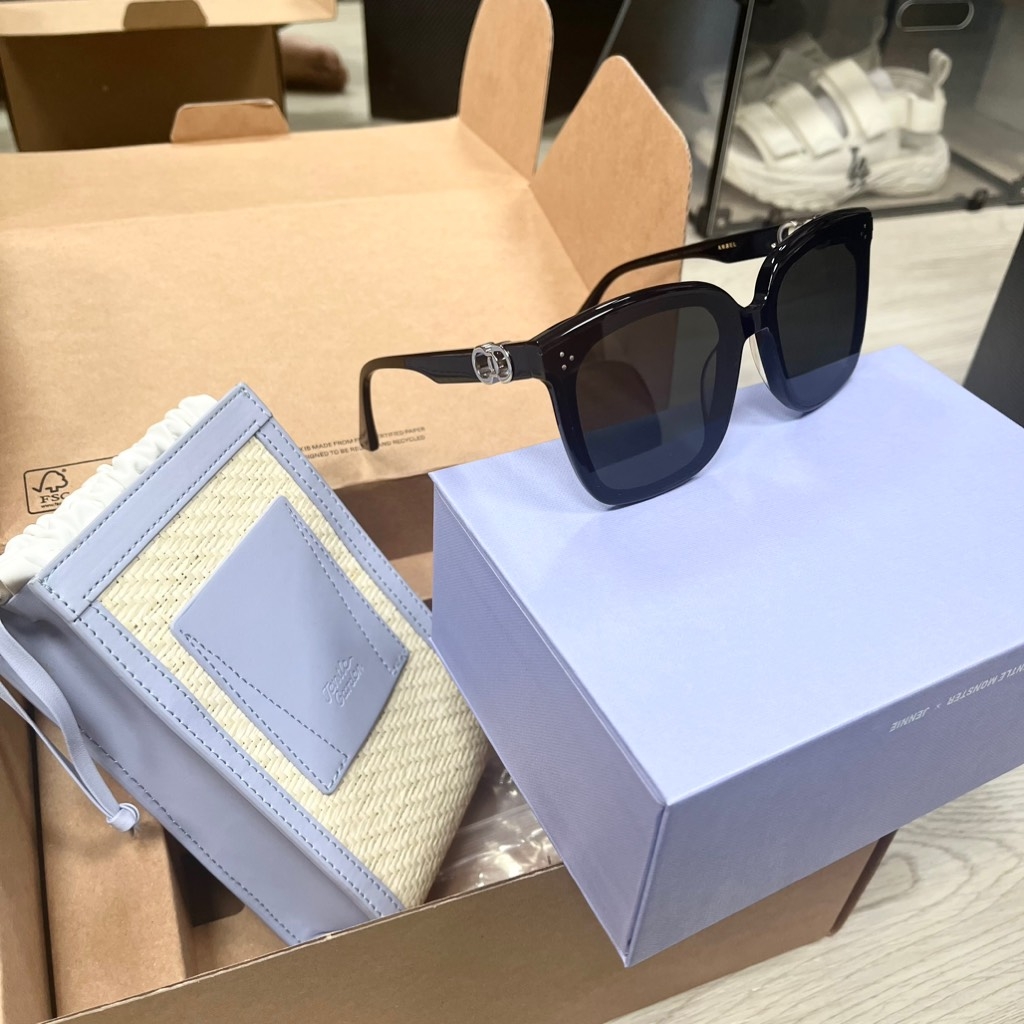 Kính Gentle Monster x Jennie Angel 01 màu Đen