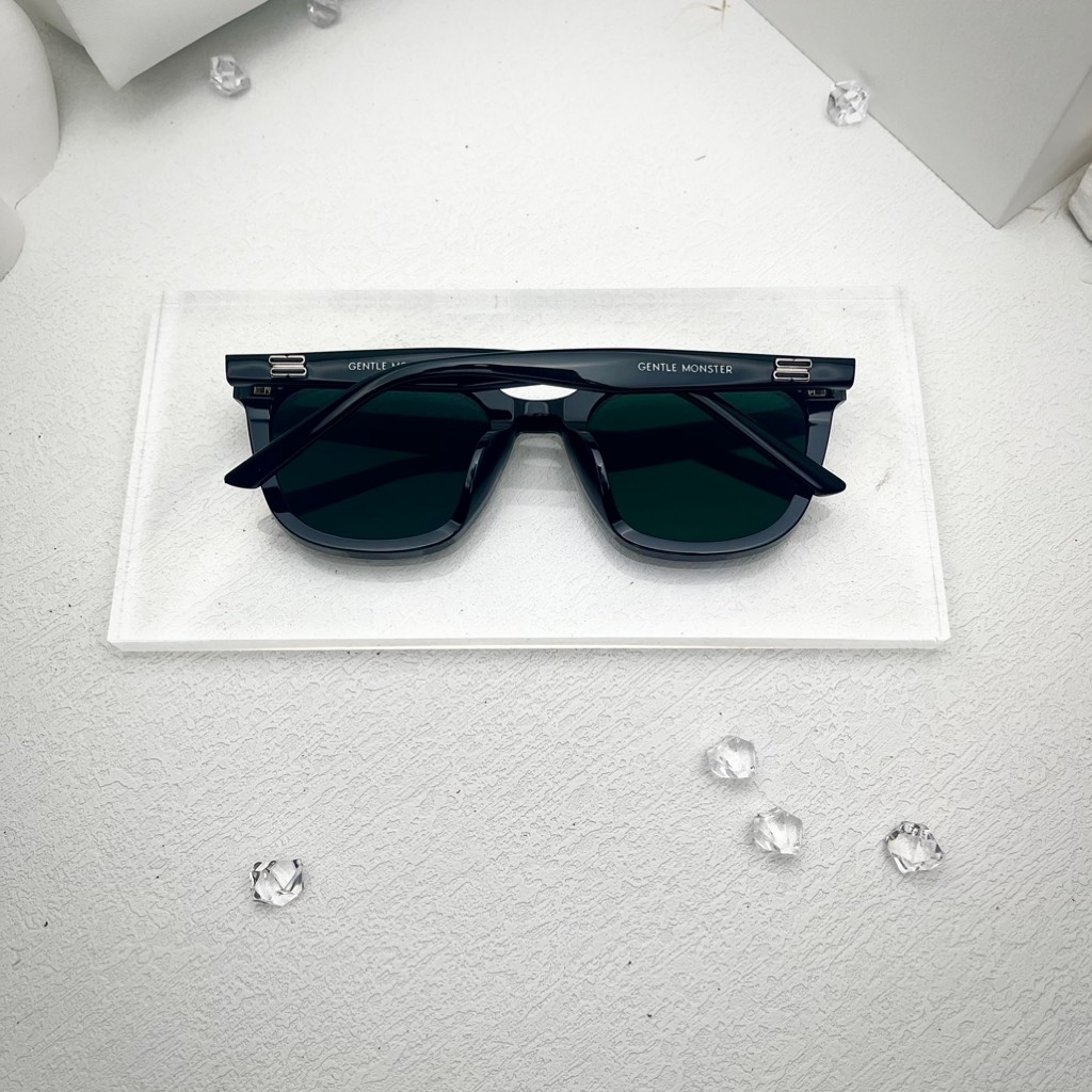 Kính Mát Gentle Monster Sunglasses Pino 01 Màu Đen