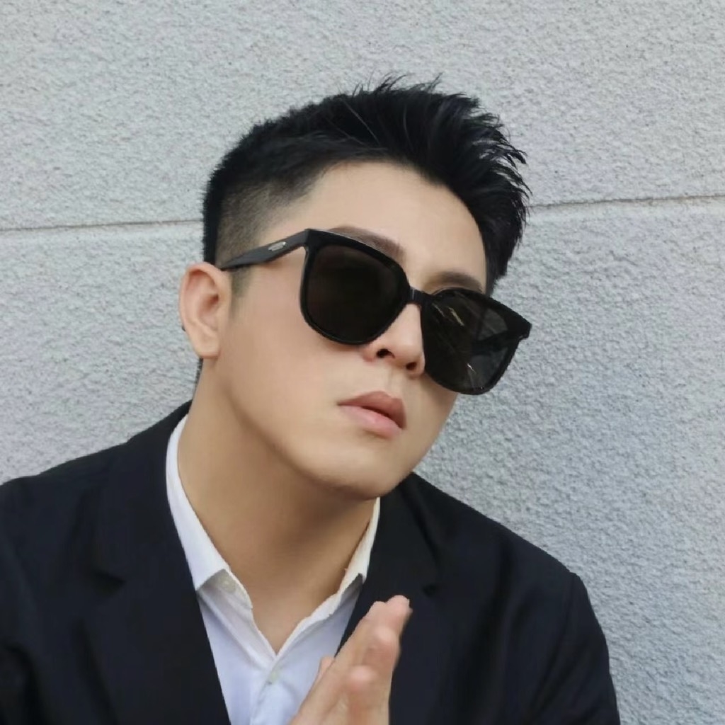 Kính Mát Gentle Monster Jackie Màu Đen