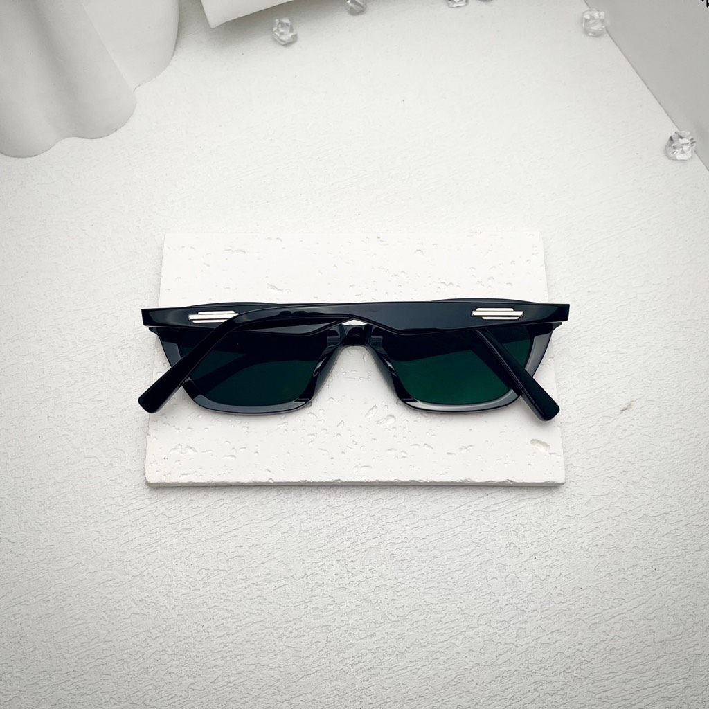 Kính Mát Gentle Monster Loti 01 Màu Đen