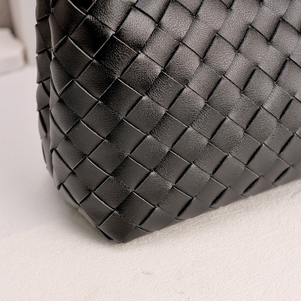 Túi Xách Bottega Veneta Da Lambskin Size 25cm