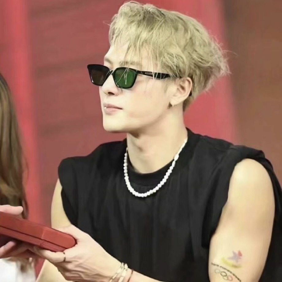 Kính Mát Gentle Monster Loti 01 Màu Đen