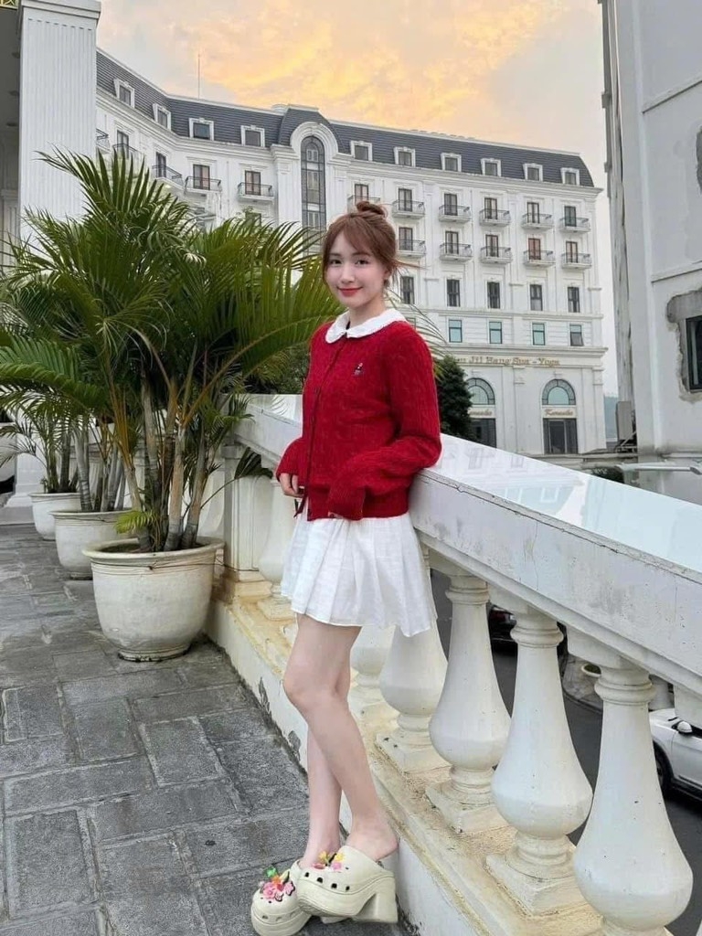 Áo Len Cardigan Nữ WHOAU Steve Cable